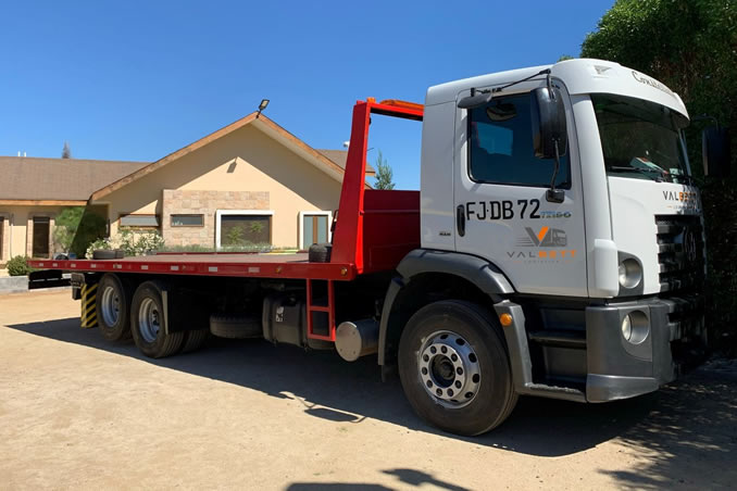 Camión de transporte de maquinaria pesada